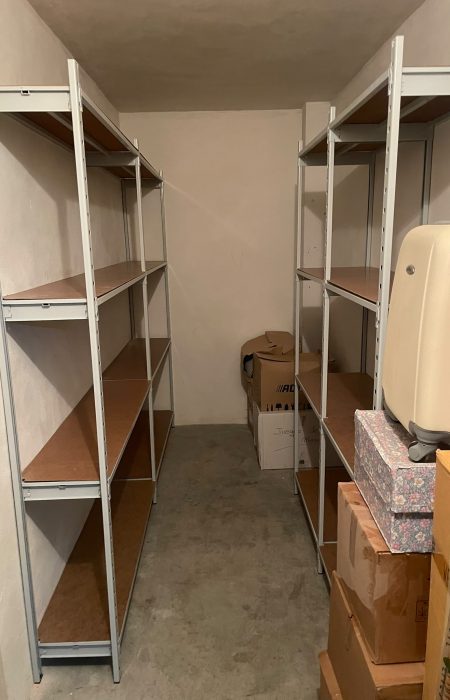 Estanterías metálicas montadas por Estantelda en un trastero